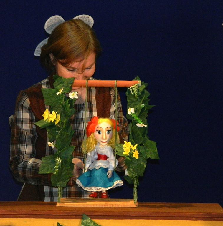 Дюймовочка